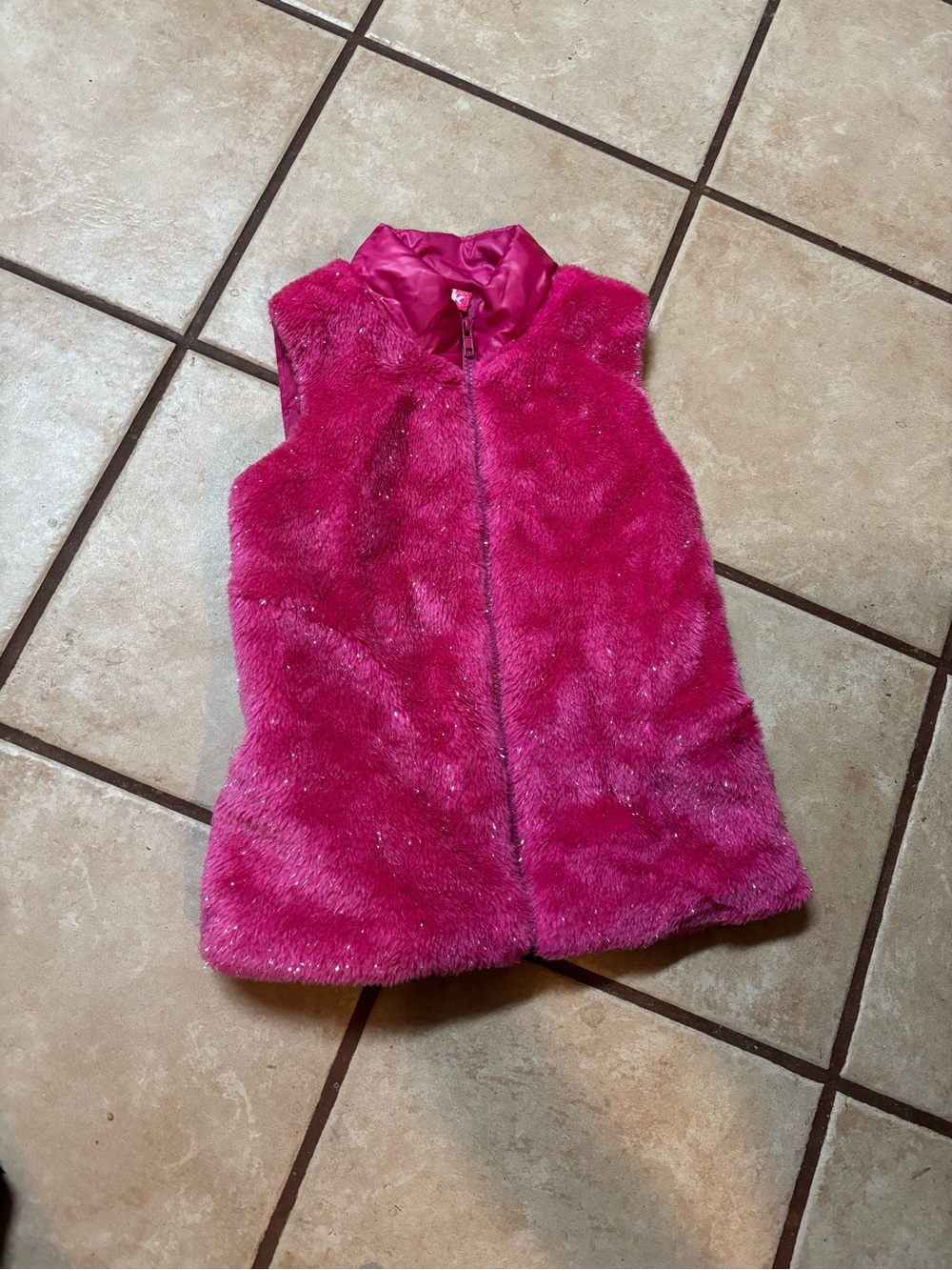 Girls Hot Pink Faux Fur Vest With Sparkle Size Medium